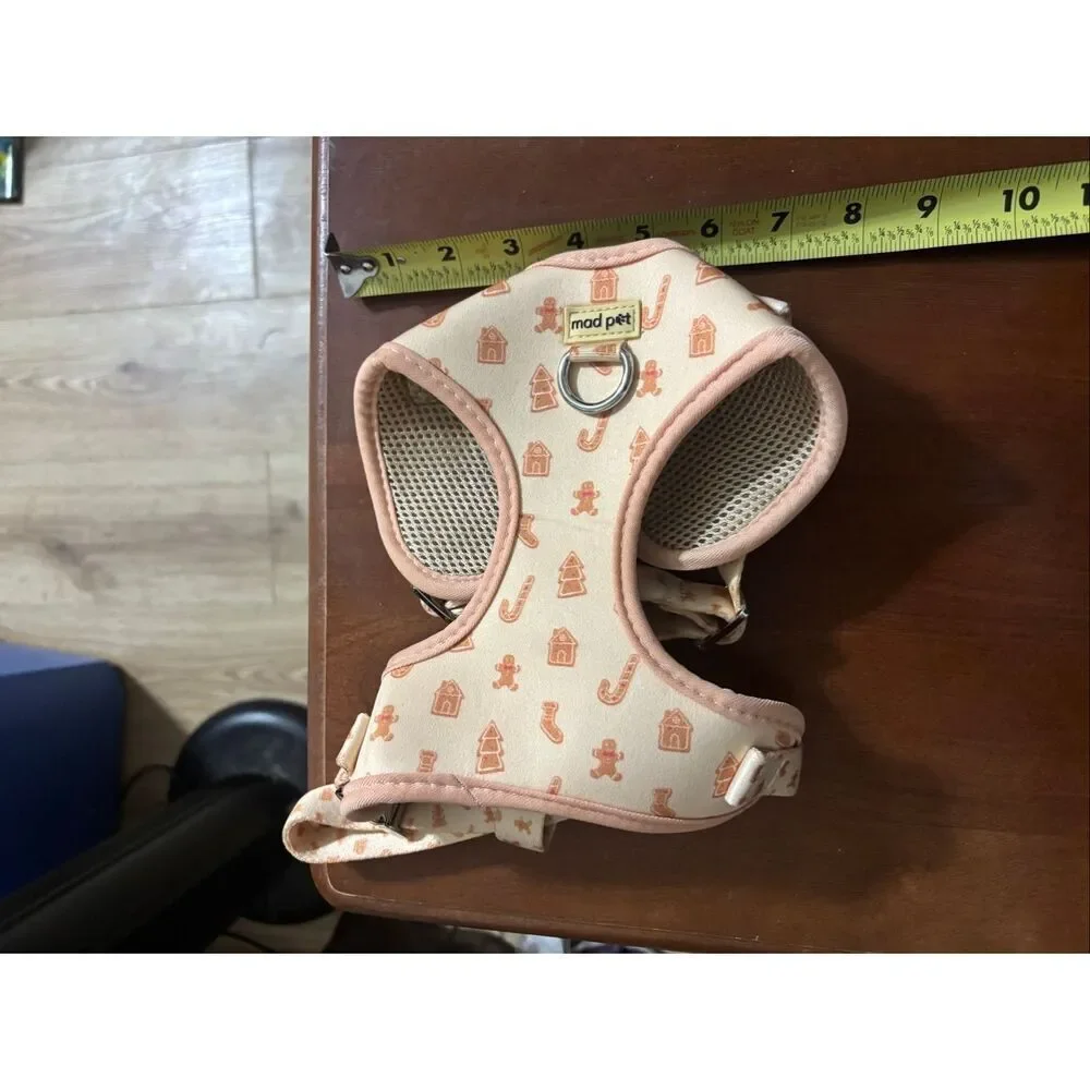 Cute Gingerbread Holiday Dog Harness – Size M, Mad Pet Brand, new